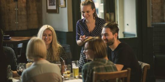 3 ESSENTIAL SKILLS THAT MAKE YOUR FRONT OF HOUSE STAFF THE BEST AROUND - how to run a pub with Greene King
