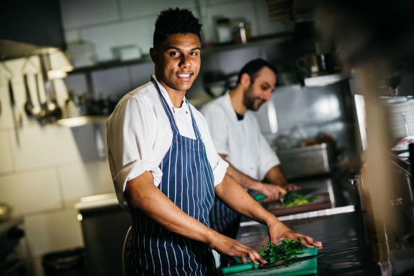 HOW RUNNING A PUB IS A GREAT OPPORTUNITY FOR A BUDDING CHEF